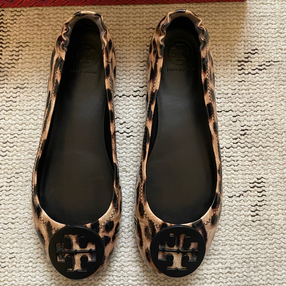 Tory burch flat leopard size 7